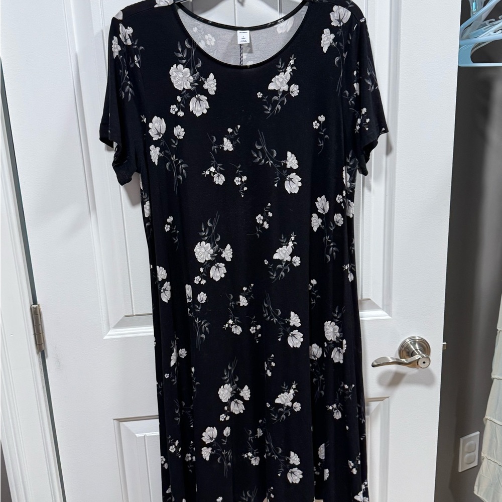 Old Navy Black Floral Midi Dress